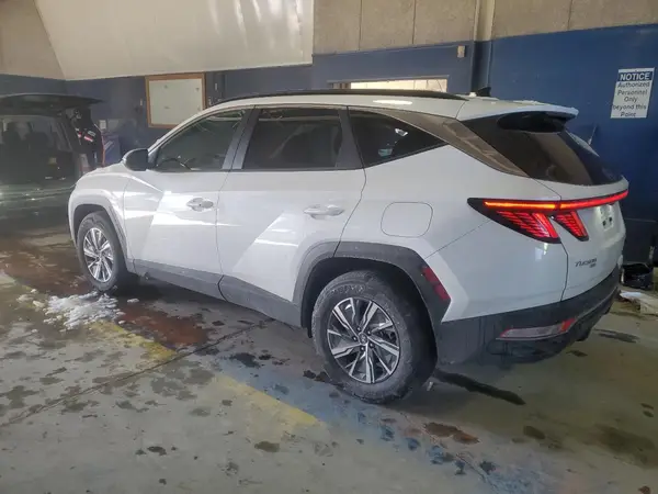 KM8JBCA17NU030065 2022 HYUNDAI TUCSON - Image 2