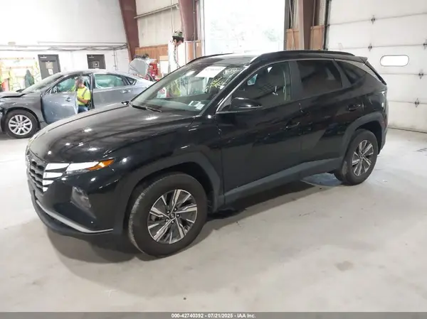 KM8JBCA18NU058733 2022 HYUNDAI TUCSON - Image 2