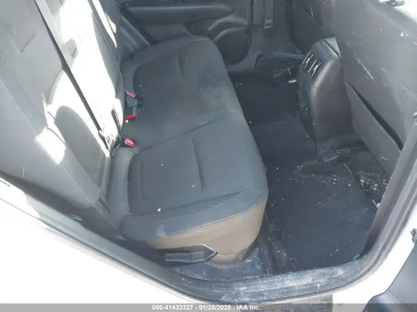 KM8JBCA19NU021092 2022 HYUNDAI TUCSON - Image 8