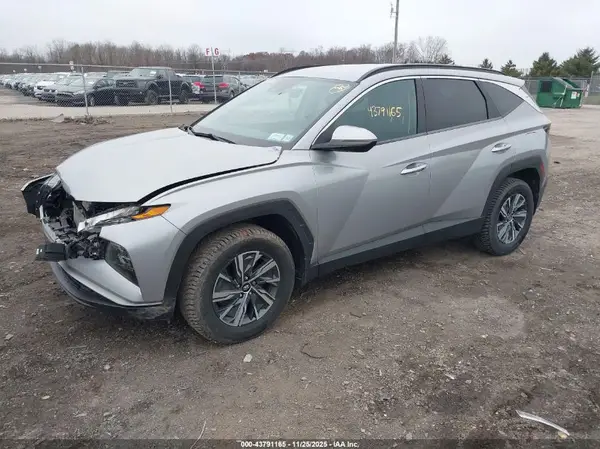 KM8JBCA19NU024820 2022 HYUNDAI TUCSON - Image 2