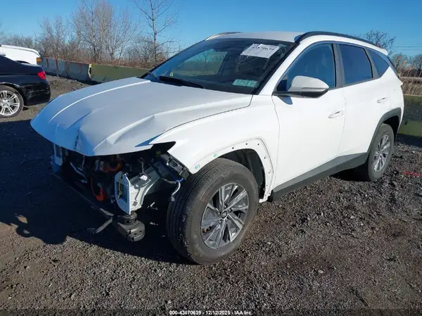 KM8JBCA19NU030942 2022 HYUNDAI TUCSON - Image 2