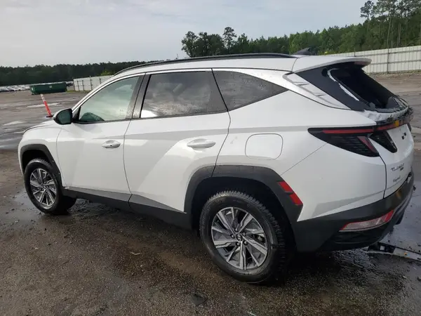 KM8JBCA19NU031329 2022 HYUNDAI TUCSON - Image 2