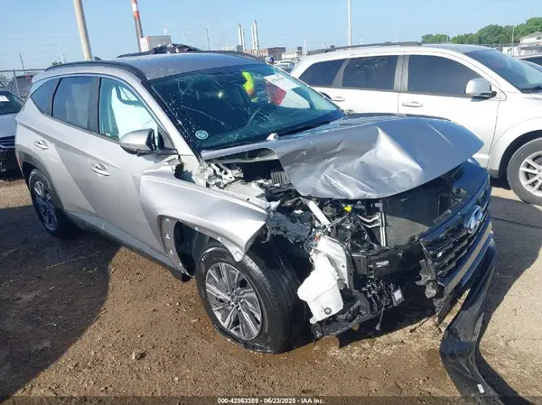 KM8JBCA19NU049541 2022 HYUNDAI TUCSON - Image 1