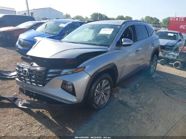 KM8JBCA19NU049541 2022 HYUNDAI TUCSON - Image 2
