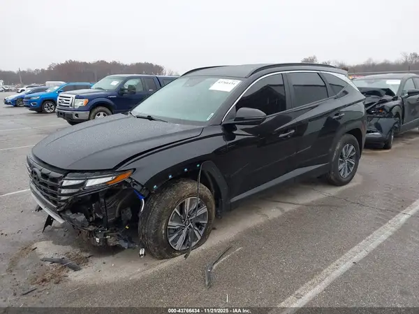 KM8JBCA19NU079011 2022 HYUNDAI TUCSON - Image 2