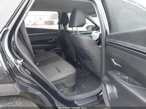 KM8JBCA19NU079011 2022 HYUNDAI TUCSON - Image 8