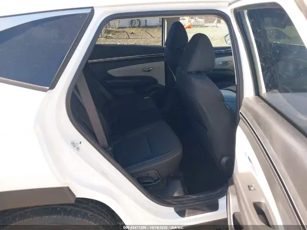 KM8JBCAE2NU018781 2022 HYUNDAI TUCSON - Image 8
