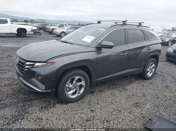 KM8JBCAE2NU165523 2022 HYUNDAI TUCSON - Image 2