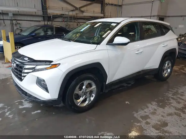 KM8JBCAE6NU022235 2022 HYUNDAI TUCSON - Image 2