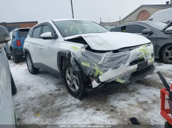 KM8JBCAE6NU038399 2022 HYUNDAI TUCSON - Image 1