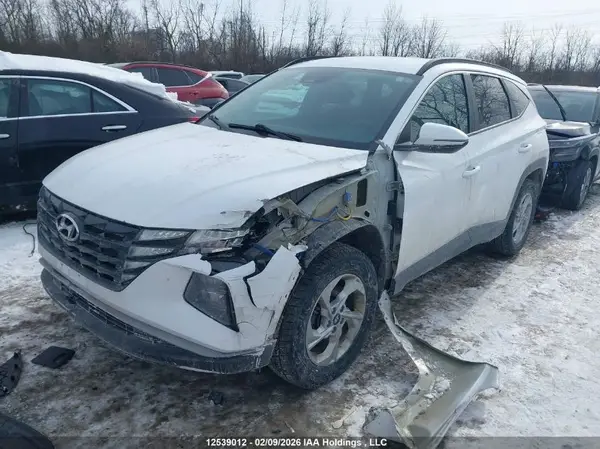 KM8JBCAE6NU098943 2022 HYUNDAI TUCSON - Image 2