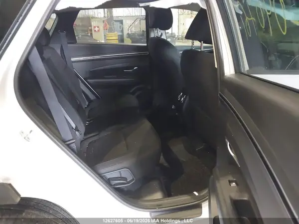 KM8JBCAE7NU040761 2022 HYUNDAI TUCSON - Image 8
