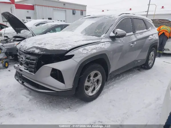 KM8JBCAE7NU107777 2022 HYUNDAI TUCSON - Image 2