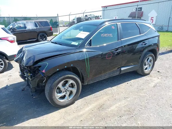 KM8JBCAE8NU065068 2022 HYUNDAI TUCSON - Image 2