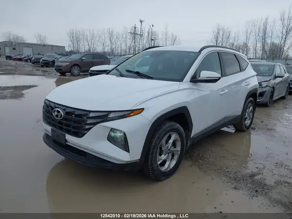 KM8JBCAE8NU096109 2022 HYUNDAI TUCSON - Image 2