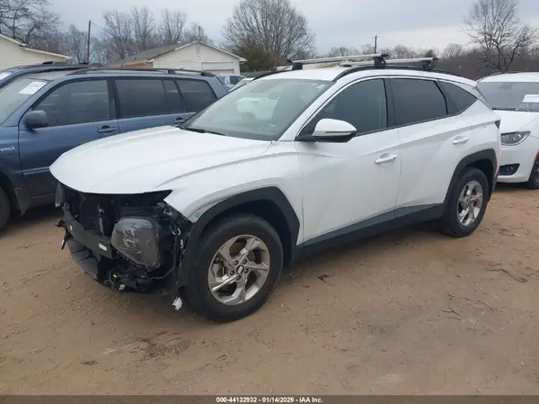 KM8JBCAE8NU168913 2022 HYUNDAI TUCSON - Image 2