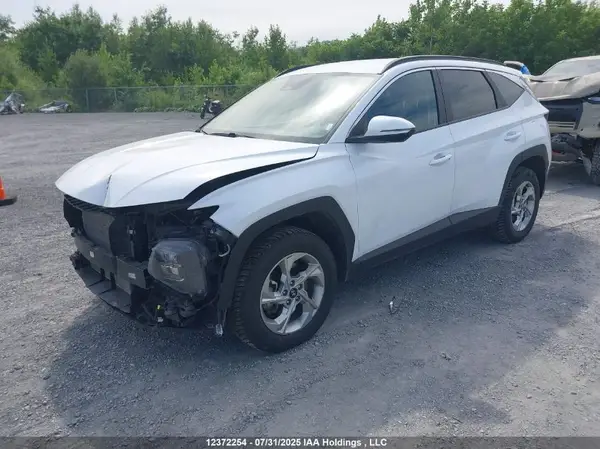 KM8JBCAE9PU240558 2023 HYUNDAI TUCSON - Image 2