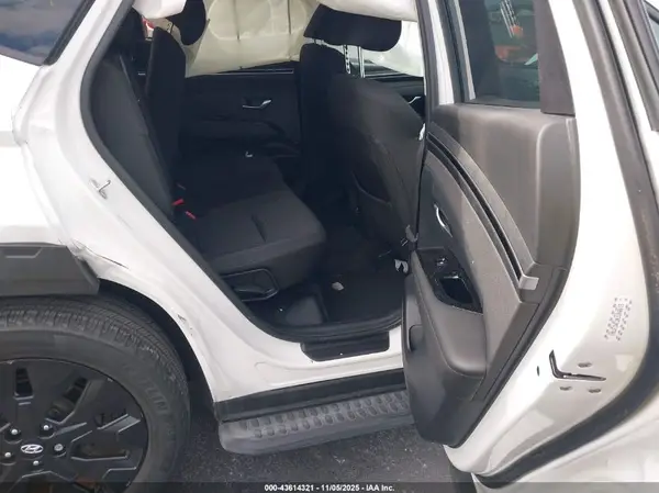 KM8JF3AE1NU104619 2022 HYUNDAI TUCSON - Image 8