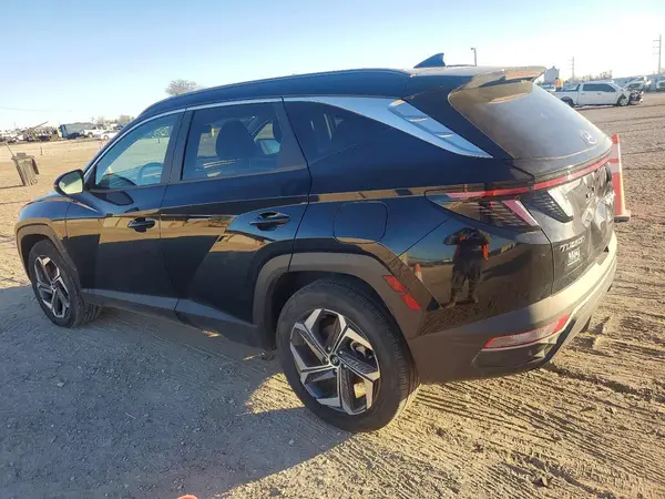 KM8JFCA11NU017302 2022 HYUNDAI TUCSON - Image 2
