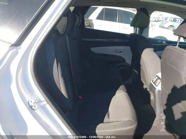 KM8JFCA12NU076827 2022 HYUNDAI TUCSON - Image 8