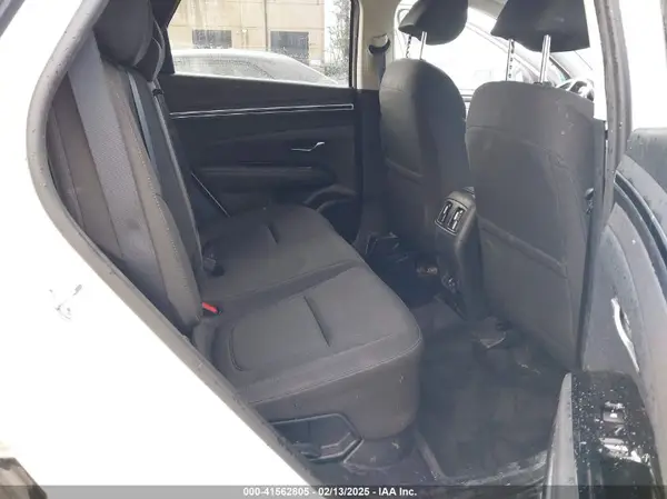 KM8JFCA13NU024123 2022 HYUNDAI TUCSON - Image 8