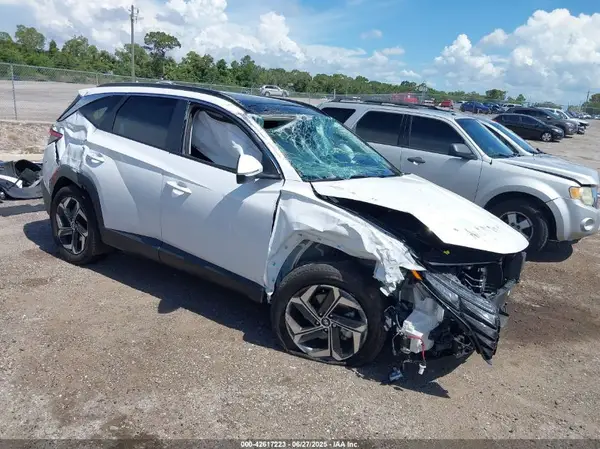 KM8JFCA15NU063229 2022 HYUNDAI TUCSON - Image 1