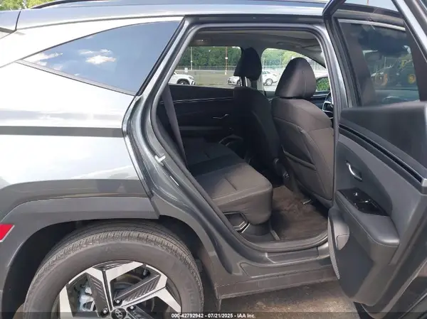KM8JFCA17NU041328 2022 HYUNDAI TUCSON - Image 8