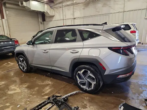 KM8JFCA18NU013652 2022 HYUNDAI TUCSON - Image 2