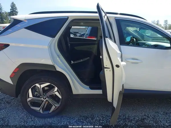 KM8JFCA18NU027681 2022 HYUNDAI TUCSON - Image 8