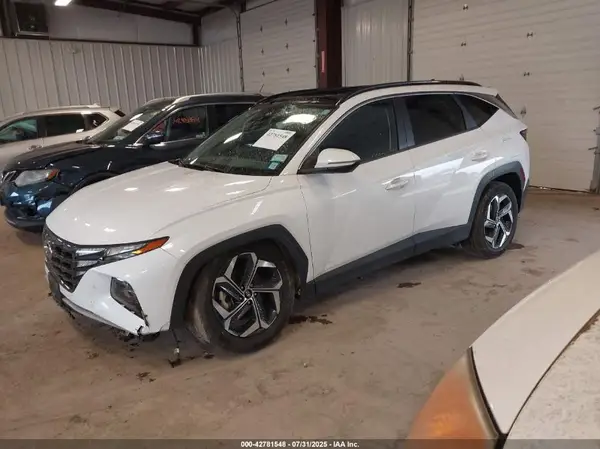 KM8JFCA18NU043122 2022 HYUNDAI TUCSON - Image 2