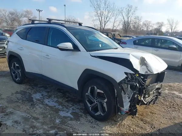KM8JFCA18NU077481 2022 HYUNDAI TUCSON - Image 1