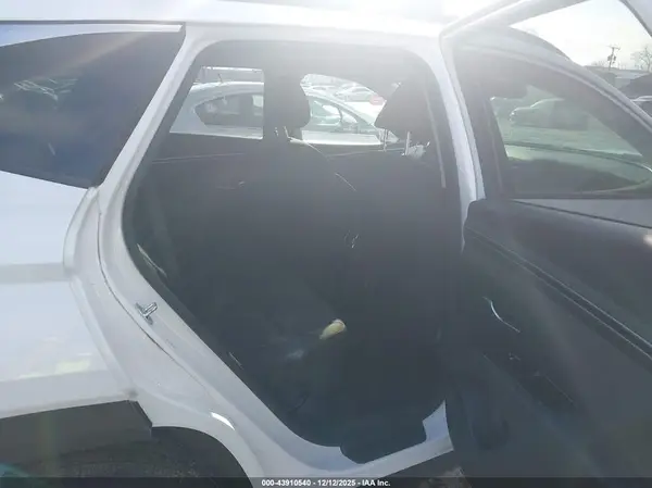 KM8JFCA18NU077481 2022 HYUNDAI TUCSON - Image 8