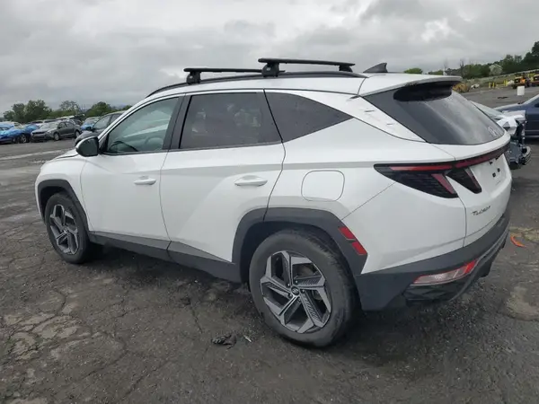 KM8JFCA19NU040696 2022 HYUNDAI TUCSON - Image 2