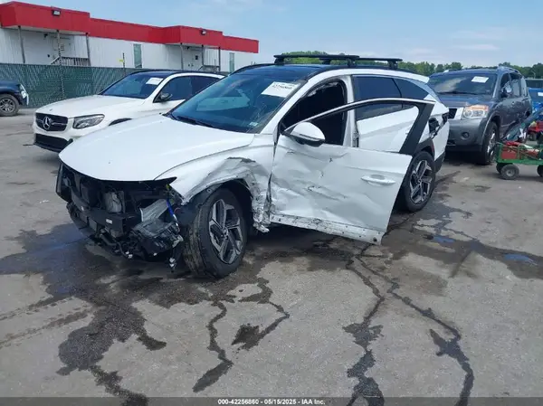 KM8JFCA1XNU057877 2022 HYUNDAI TUCSON - Image 2