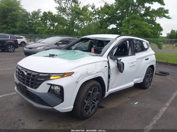 KM8JFCAE7NU124390 2022 HYUNDAI TUCSON - Image 2