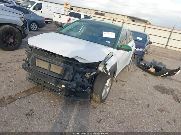 KM8K12AA0JU177582 2018 HYUNDAI KONA - Image 2