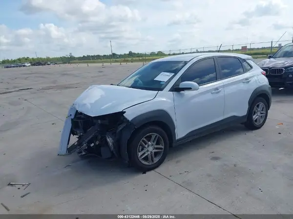 KM8K12AA0MU639143 2021 HYUNDAI KONA - Image 2