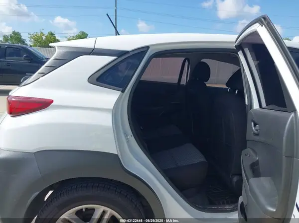 KM8K12AA0MU639143 2021 HYUNDAI KONA - Image 8