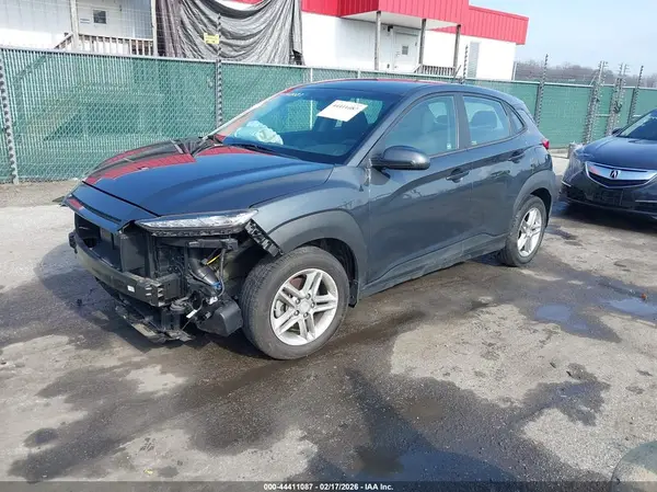 KM8K12AA1JU089995 2018 HYUNDAI KONA - Image 2