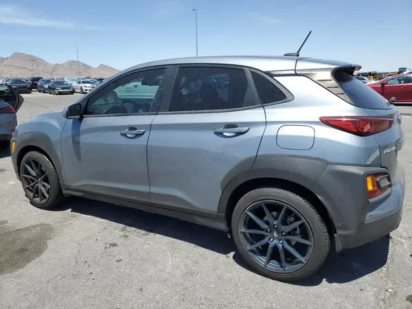 KM8K12AA2JU175607 2018 HYUNDAI KONA - Image 2