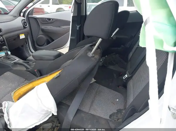 KM8K12AA6MU606910 2021 HYUNDAI KONA - Image 8