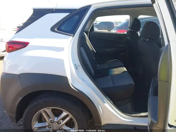 KM8K12AA6MU745564 2021 HYUNDAI KONA - Image 8