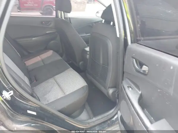 KM8K12AA7MU647823 2021 HYUNDAI KONA - Image 8