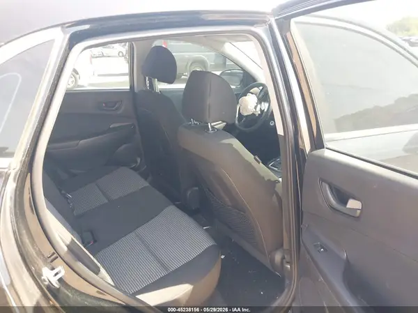 KM8K12AA8JU100927 2018 HYUNDAI KONA - Image 8