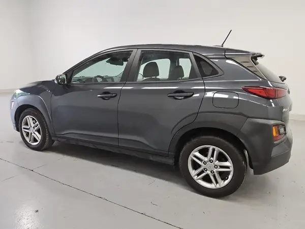KM8K12AA8MU671256 2021 HYUNDAI KONA - Image 2