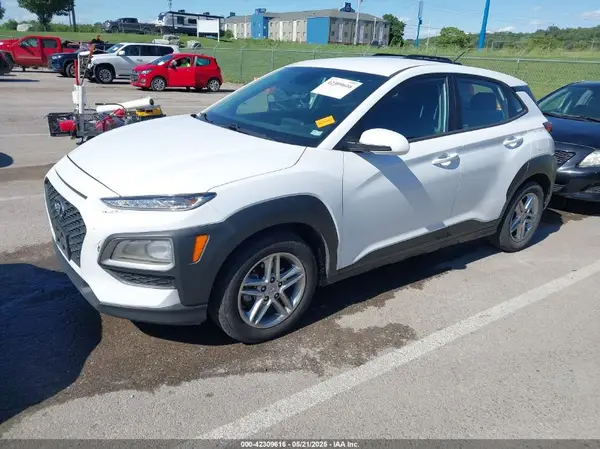 KM8K12AA8MU752287 2021 HYUNDAI KONA - Image 2