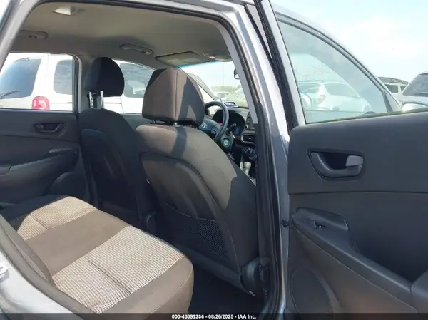 KM8K12AAXKU272524 2019 HYUNDAI KONA - Image 8