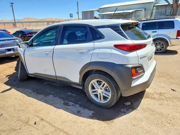 KM8K1CAA0JU138335 2018 HYUNDAI KONA - Image 2
