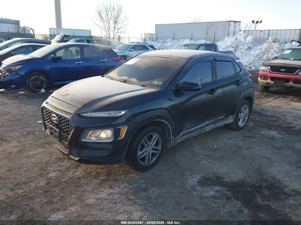 KM8K1CAA1JU114352 2018 HYUNDAI KONA - Image 2