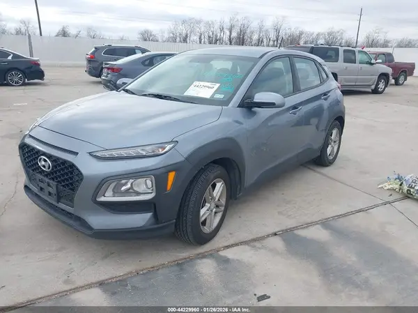KM8K1CAA2JU085573 2018 HYUNDAI KONA - Image 2